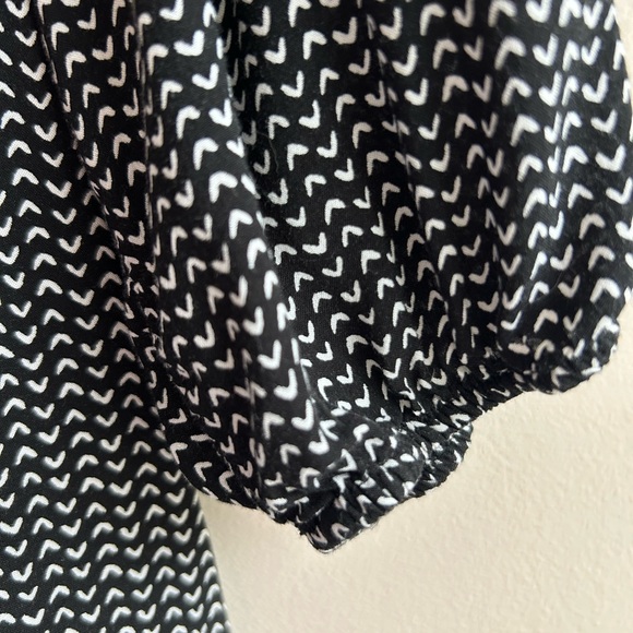 GAP Black and White Relaxed Blouse - Picture 6 of 6
